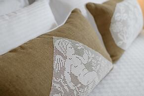 Irene Kimolos Villas