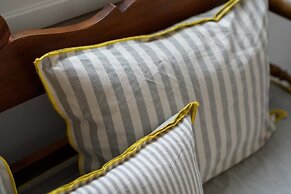 Irene Kimolos Villas