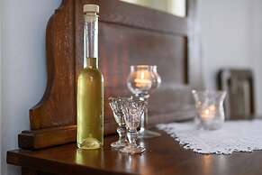 Irene Kimolos Villas