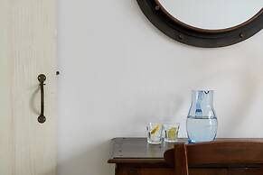 Irene Kimolos Villas