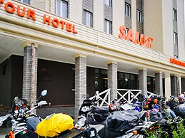 Hotel Salut