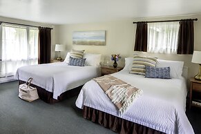 Sesuit Harbor House