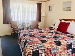Sesuit Harbor House