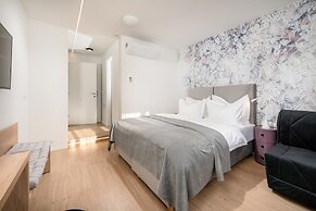 Skaline Luxury rooms Split