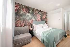 Skaline Luxury rooms Split