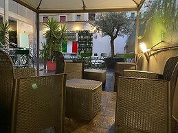 Lion University & Youth Hostel Milano