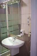 Lion University & Youth Hostel Milano