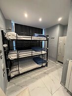 Lion University & Youth Hostel Milano