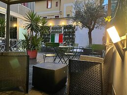 Lion University & Youth Hostel Milano