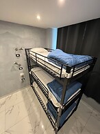 Lion University & Youth Hostel Milano