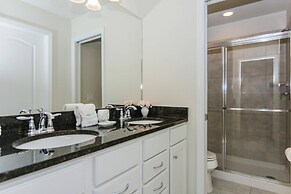 Luxurious Vacation Townhome With Private Pool