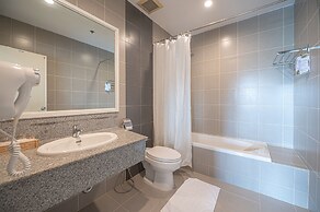 Eco Hotel by Thammasat