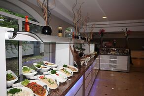 Luna Beach Hotel & Spa