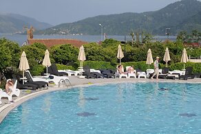 Luna Beach Hotel & Spa