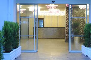 Luna Beach Hotel & Spa