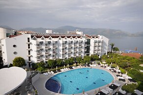 Luna Beach Hotel & Spa