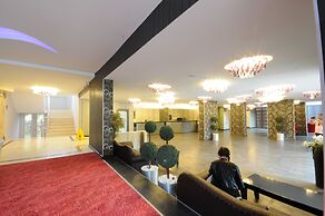 Luna Beach Hotel & Spa