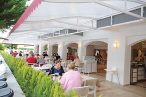 Luna Beach Hotel & Spa