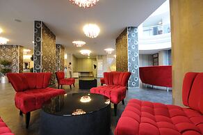 Luna Beach Hotel & Spa