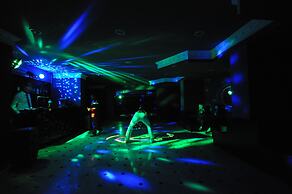 Luna Beach Hotel & Spa