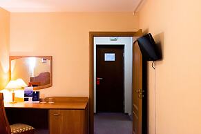 AMAKS Tourist hotel