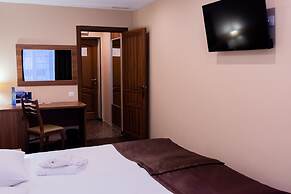 AMAKS Tourist hotel