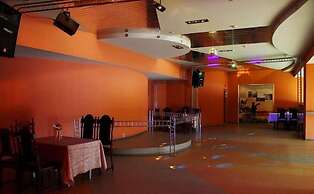 AMAKS Tourist hotel