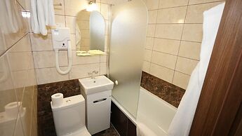 AMAKS Tourist hotel