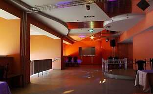 AMAKS Tourist hotel
