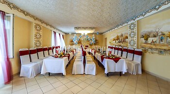 AMAKS Tourist hotel