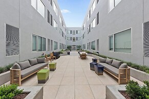 Element Hampton Peninsula Town Center