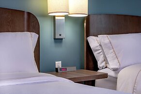 Element Hampton Peninsula Town Center