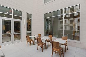 Element Hampton Peninsula Town Center