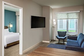 Element Hampton Peninsula Town Center