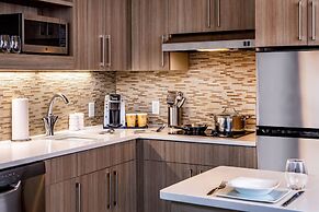 Element Hampton Peninsula Town Center