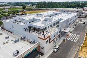 Element Hampton Peninsula Town Center