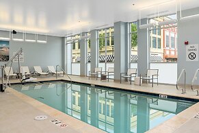 Element Hampton Peninsula Town Center