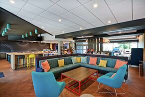 TRU by Hilton Denver