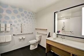 TRU by Hilton Denver