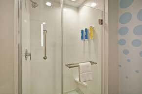 TRU by Hilton Denver