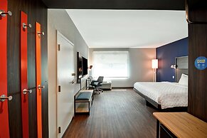 TRU by Hilton Denver