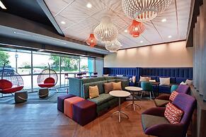 TRU by Hilton Denver