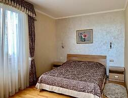 Na Pribrezhnoy Guest House