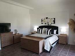 Stunning Private Villa - Beautiful Gardens & Pool