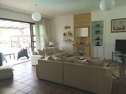 Stunning Private Villa - Beautiful Gardens & Pool