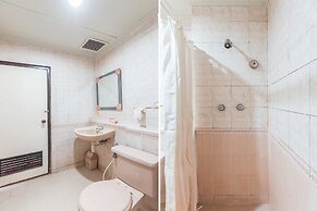 OYO 671 Hotel Capitol