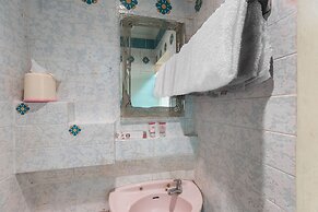 OYO 671 Hotel Capitol