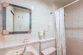 OYO 671 Hotel Capitol