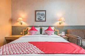 OYO 671 Hotel Capitol