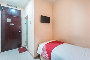 OYO 671 Hotel Capitol